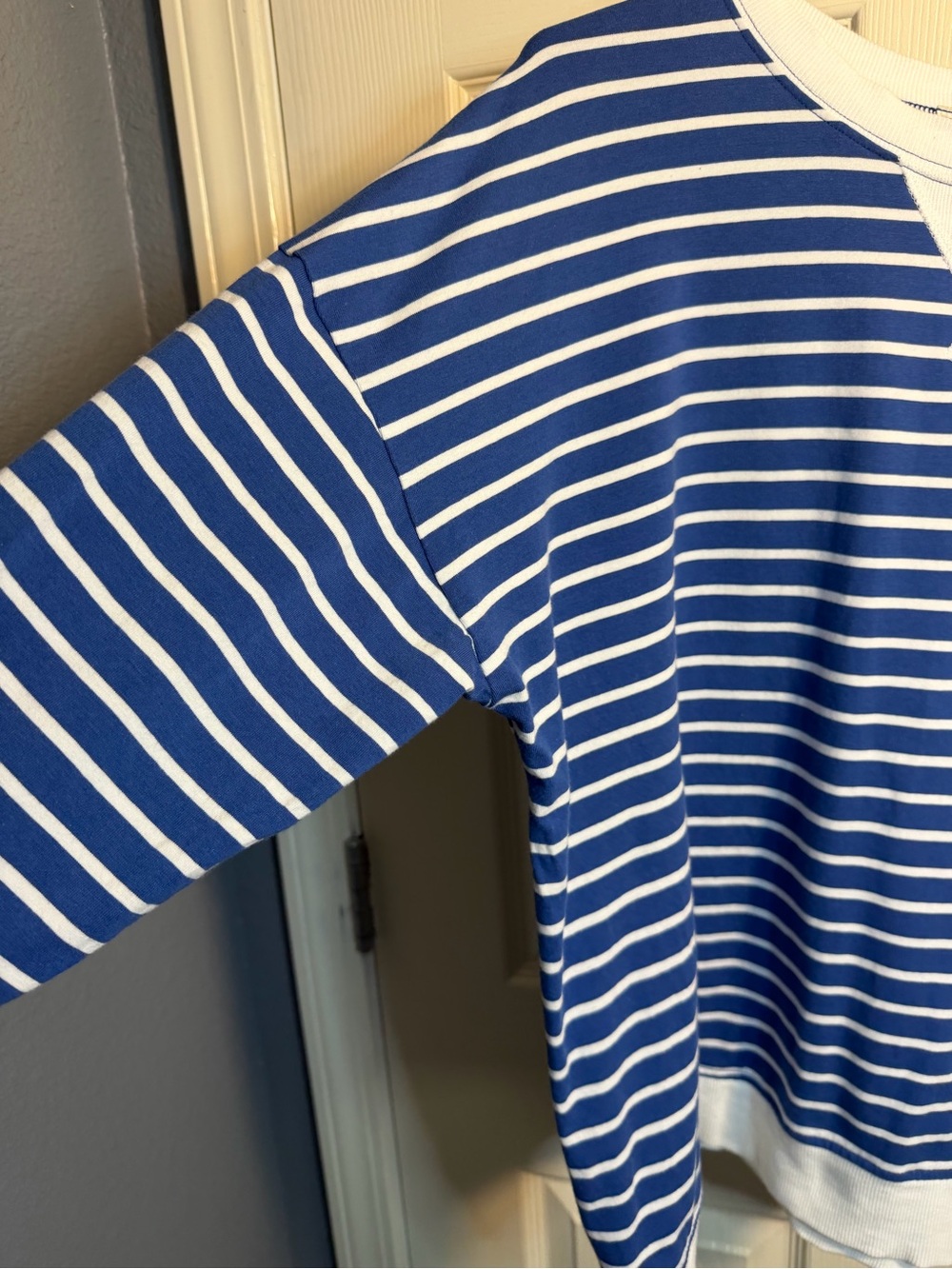 Women’s Zenana Blue & White Striped Crewneck Sweatshirt, size Large - Picture 8 of 10
